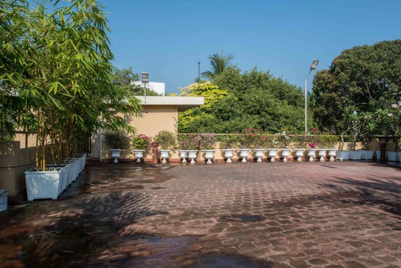 Hanu Reddy Residences Wallace Garden Chennai Luaran gambar